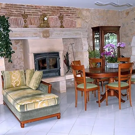 Domaine De Chantegros Bed & Breakfast *